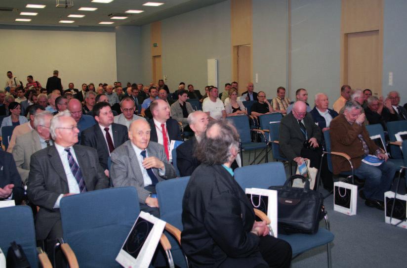 W swym wystąpieniu Prezes Kazimierz Pawlicki krótko przedstawił tematykę konferencji i jej szczegółowy program. Następnie prowadzenie obrad przekazał dr. inż.