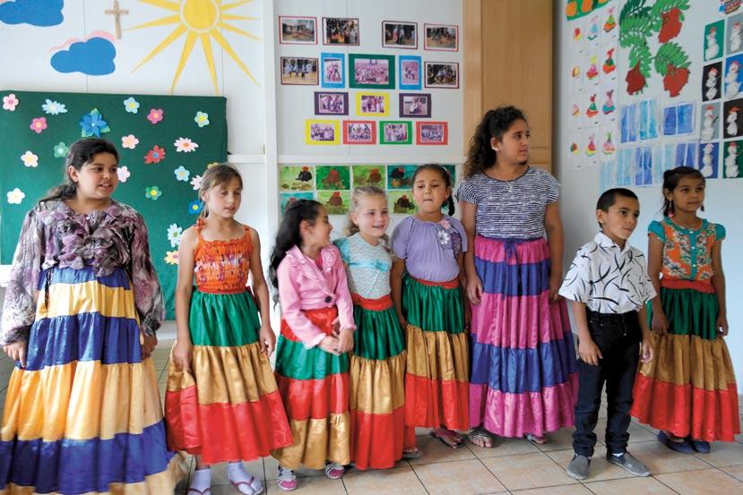 Bardzo lubimy spędzać tu czas z naszymi paniami. Świetlica dla romskich dzieci w Koszarach działa już czwarty rok. Mieszkam w Limanowej od 12 lat.
