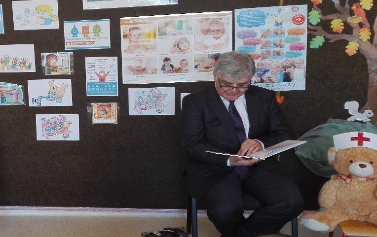 PSSE Tychy W Przedszkolu Nr 9 im. Pluszowego Misia w Tychach odbyła się akcja czytania dzieciom.