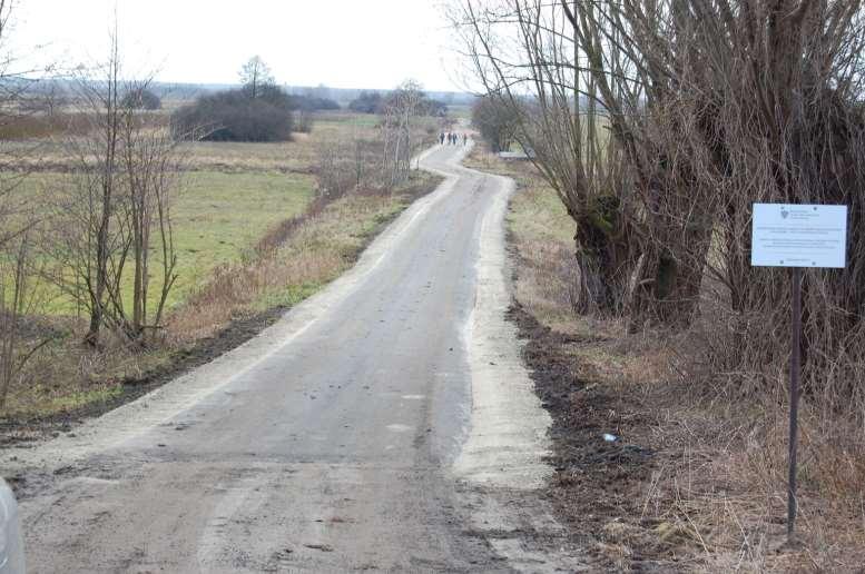 b) 271 000,00 zł Przebudowa drogi gminnej Nr.