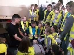 Bezpiecznego Puchatka 4) Ogólnopolski program edukacji stomatologicznej Niesamowity świat higieny jamy ustnej 5) Projekt Kreatywni nauczyciele Zespołu Szkół w Krzeszowie wspierają wszechstronny