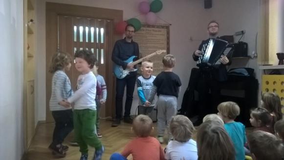 KONCERT MUZYCZNY Dnia 17 października w naszym przedszkolu odbył się koncert muzyczny pt.