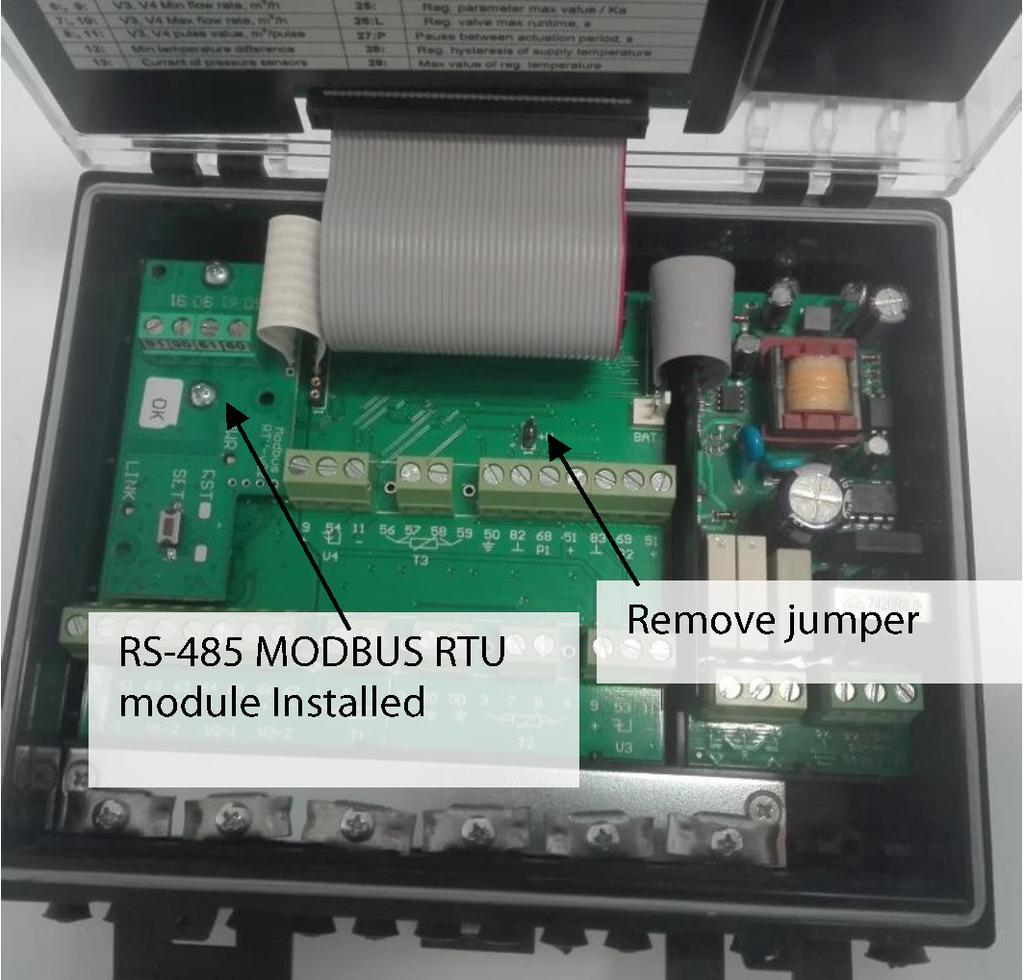 RS-485 MODBUS RTU Zainstalowany moduł RS-485 MODBUS RTU Usunąć zworkę Instrukcja montażu modułu RS-485 MODBUS RTU: Odłączyć ciepłomierz od zasilania 230 V Otworzyć pokrywę obudowy ciepłomierza