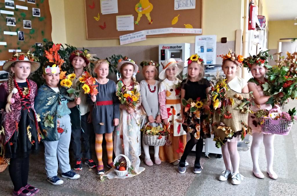 Gazeta Krakowska Numer 1 10/2018 Strona 4 POLECAMY :-) Jesienny korowód uczniów klas