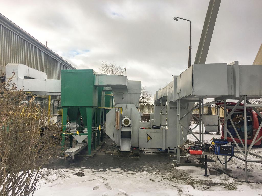 3. Obroty 1470 obr/min 4. Napięcie 380 V 5. Cos ϕ 0,87 6. Moc 18,5 kw 7.