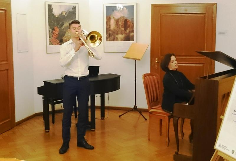 ) 8 lutego w Galerii WuBePe odbył się kolejny koncert z cyklu