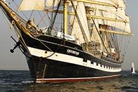 Poznaj niektóre żaglowce Kruzenshtern, jeden z najsłynniejszych żaglowców świata, to prawdziwa legenda żeglarstwa. Wybudowany został w 1926 roku (jest więc rówieśnikiem Gdyni!