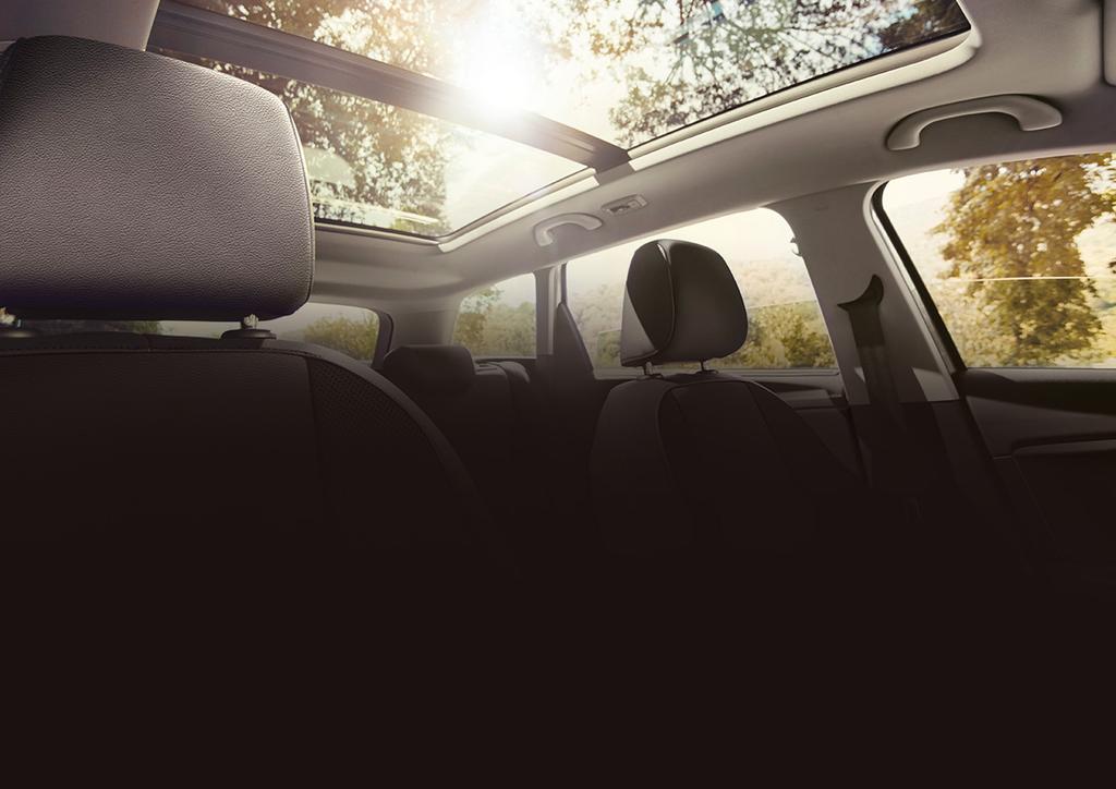 SEAT Leon pakiety promocyjne Pakiet Comfort+ / Media Sytem Plu z 8-calowym ekranem dotykowym, odtwarzaczem CD i 8 głośnikami / Elektrycznie otwierany dach panoramiczny / Full Link Pakiet Skórzany /