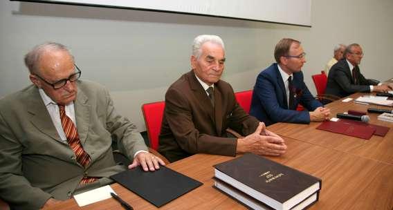 samorządowej geodetów, skupionych w ośmiu drużynach. Turniej rozegrano w dniu 12 kwietnia 2014 roku.