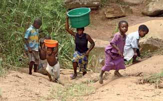 Obecnie około 6,5 mln mieszkańców Malawi potrzebuje pomocy humanitarnej. ekonomia bieda rodzi biede, Malawi należy do najsłabiej rozwiniętych krajów na świecie.