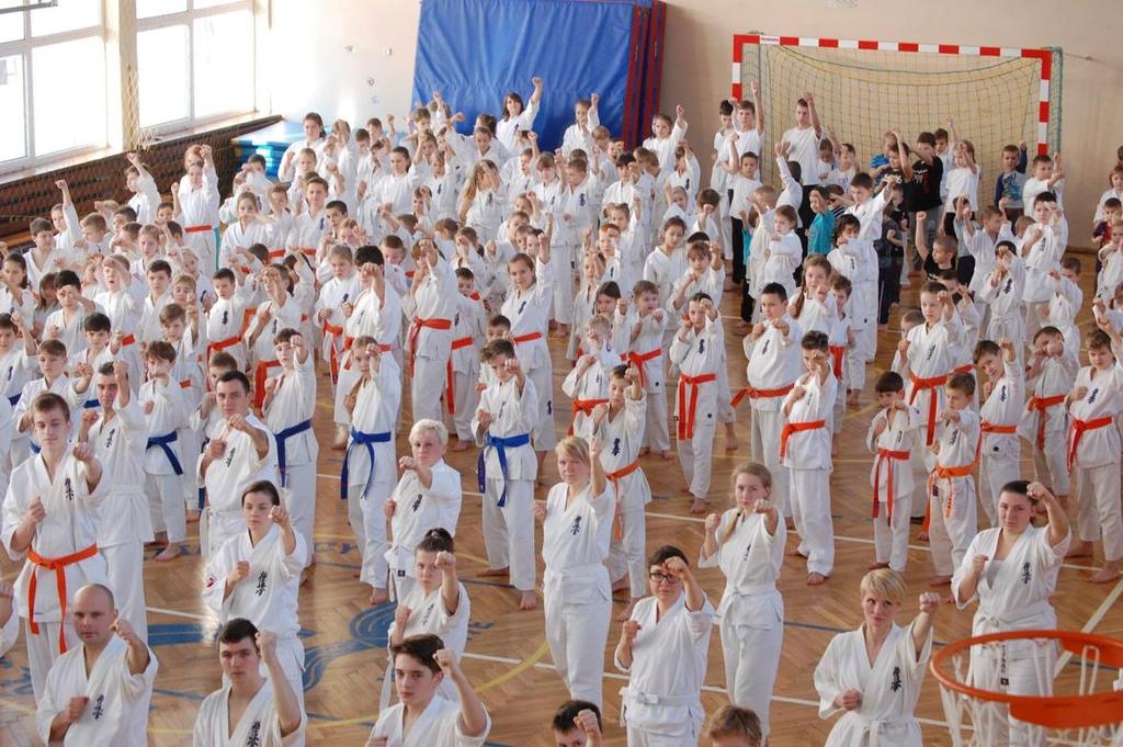 Rezultaty zrealizowanego projektu: poprawa kondycji i umiejętności sportowych uczestników projektu poprzez udział w 300 godzinach treningów, zorganizowanie Balu Karnawałowego i Mikołajek, udział