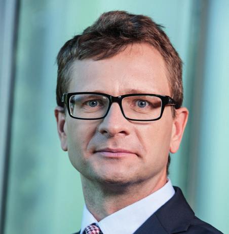 W ramach praktyki Fuzji i Przejęć doradza polskim i międzynarodowym koncernom w kompleksowych transakcjach, w tym transgranicznych (M&A), oraz porozumieniach o współpracy (joint