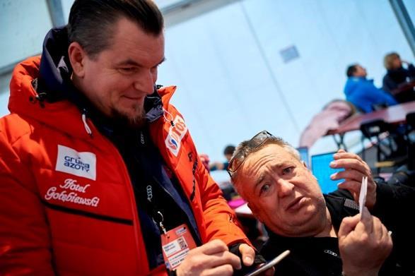 KONTAKT DLA MEDIÓW Sławek Rykowski Szef Biura Prasowego, Rzecznik Prasowy FIS Pucharu Świata w Skokach Narciarskich Zakopane 2019 +48 500 121 908
