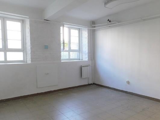 pozycja nr 13 ul. Zajęcza 13 - pow. 45,19 m 2 Zdjęcia lokalu Przydatne adresy/telefony 1. Administracja Domów Komunalnych nr 5, ul. K.I.