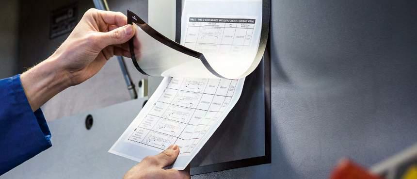 DURAFRAME MAGNETIC RAMKI MAGNETYCZNE DURAFRAME MAGNETIC PLU A4 Ramka magnetyczna z dodatkową magnetyczną przednią osłoną dla łatwiejszej wymiany informacji. w opak. 1 szt.