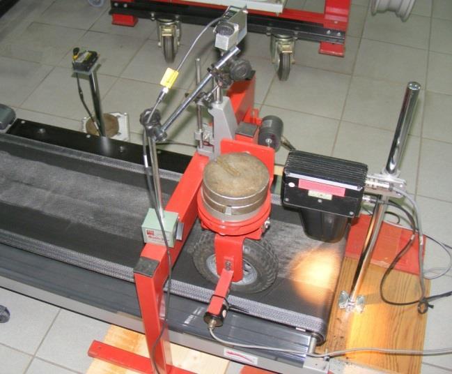 Po ustaleniu skali modelu należy określić, na podstawie parametrów bezwymiarowych badanego, wymagane parametry charakterystyczne modelu fizycznego: wymiary, masy, momenty bezwładności, sztywności