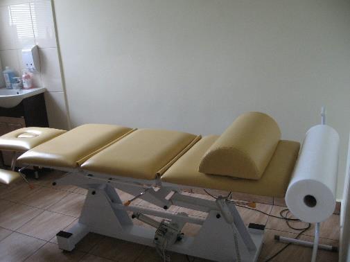 Obiekty zaopatrzone są w instalację wodociągową i kanalizacyjną. Woda z wodociągu publicznego - zależnie od terenu na którym się znajduje obiekt.