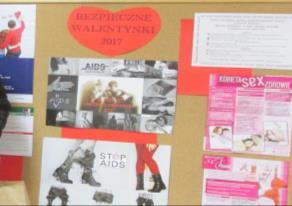 Ogólnokształcącym w Słupcy(ok. 33 osoby) oraz punkt informacyjno edukacyjny na holu szkoły(ok.