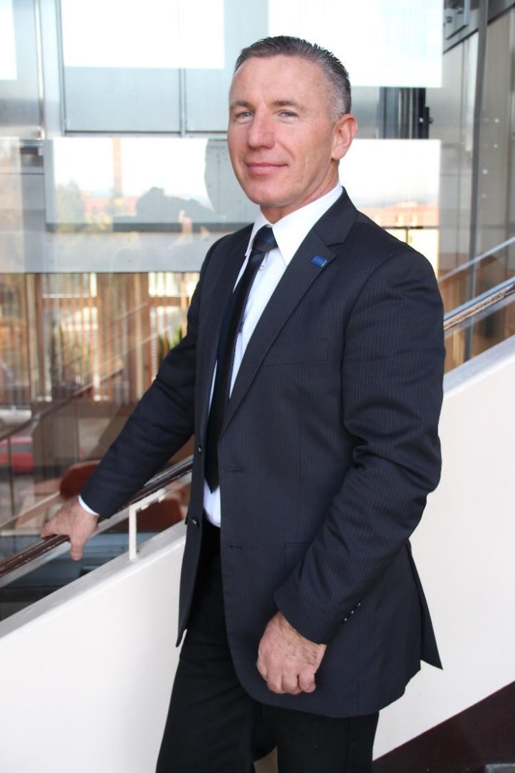 Dr hab. Robert Kurek Katedra Finansów i Rachunkowości 1. Krajowe i międzynarodowe instytucje finansowe 2.