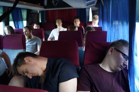 Po zwiedzeniu sal muzealnych oraz podziemi udaliśmy się pod rzymskokatolicki klasztor bernardynów w Zbarażu. Jego trudne losy przybliżył nam Rafał Szkopek.