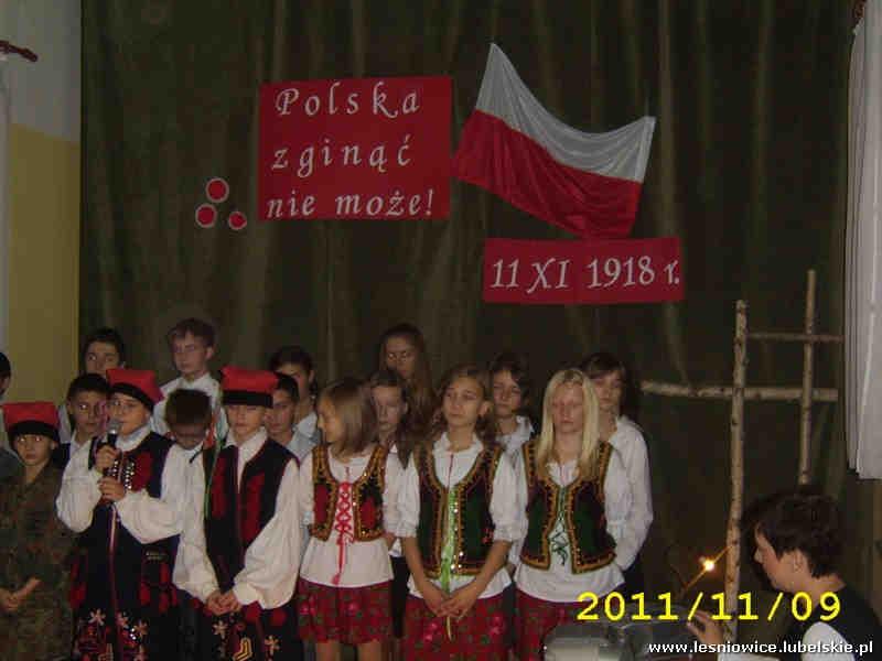 Z życia gminy Leśniowice Nr 45 11-17 listopada 2011 r. Obchody Święta Niepodległości w Szkole Podstawowej w Sielcu W dniu 9 listopada 2011 r.