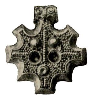 The cross-shaped pendant from Lackälanga Ryc.
