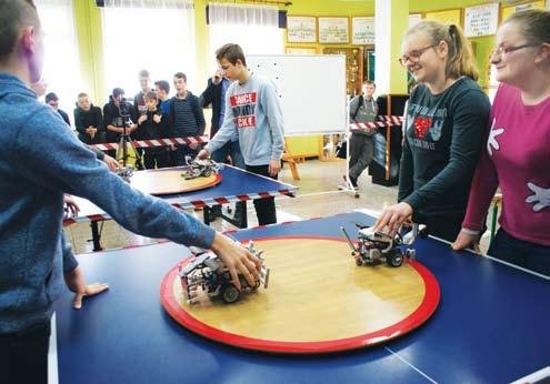 Ten nowoczesny pojazd marki ZETOR jest używany przez pracowników technicznych Urzędu Gminy Malechowo do różnorakich prac na terenie naszej gminy i z powodzeniem spełnia swoją rolę.