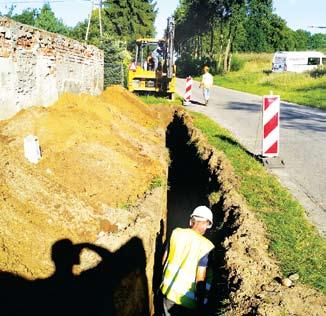 W ramach tego zadania wymieniono pokrycie dachu, docieplono strop, wymieniono także obróbki blacharskie i orynnowanie. Budynek docieplono styropianem wraz z nową wyprawą tynkarską.