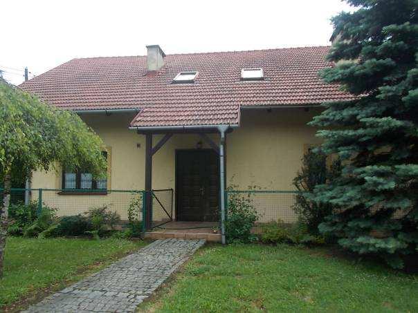 OPIS BUDYNKU MIESZKALNEGO Budynek mieszkalny jednorodzinny, wolnostojący, składający się z