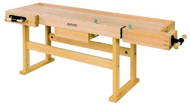 Zwartą i stabilną konstrukcje stołu zapewniają masywne i silne nogi z dwiema rozporami. Koryto do odkładania lub przechowywania narzędzi znajduje się w tylnej części blatu stołu. PRO.