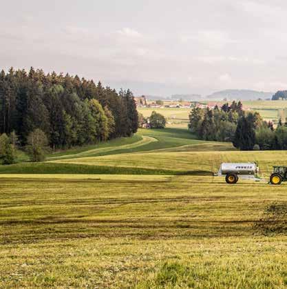 TECHNIC CENTER BELGIA KONSTRUKCJA Przez cały rok w zakładach produkcyjnych firmy JOSKIN powstają wozy asenizacyjne, przyczepy objętościowe, wywrotki, rozrzutniki obornika, przyczepy uniwersalne, itd.