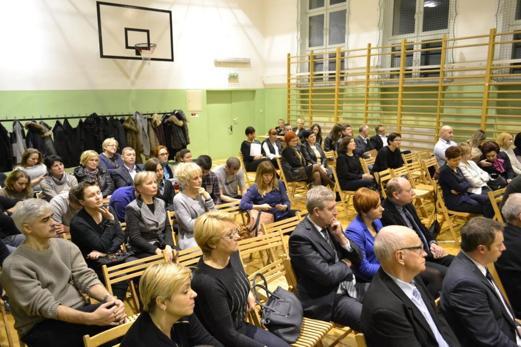 Łęczna w obronie gimnazjów Wychodząc naprzeciw niepokojom wśród nauczycieli oraz pracowników administracji i obsługi placówek oświatowych powiatu łęczyńskiego, Organizacja Międzyzakładowa NSZZ