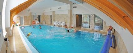 jacuzzi, solarium, siłownia, sala do gry w ricochet, wypożyczalnia kijów Nordic Walking, tenis stołowy, bilard.