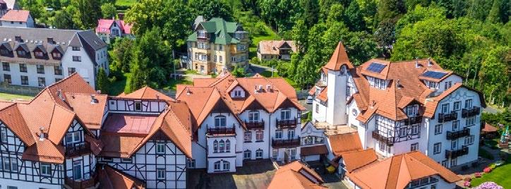 50 m W GÓRCH NSZ NSZ W GÓRCH ŚWIERDÓW ZDRÓJ HOTEL UCZYŃSKI ŚWIERDÓW ZDRÓJ PRK HOTEL POŁOŻENIE: W centrum uzdrowiska, przy Domu Zdrojowym.