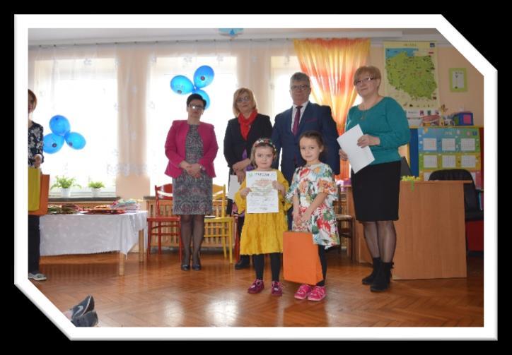 Niepublicznego Jaś i Małgosia - zwiedzanie budynku, życzenia świąteczne, spotkanie dzieci z