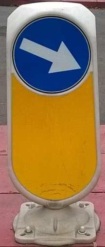 3.1.7. Słupek przeszkodowy podatny U 5b pylon zespolony podatny zalecany (przy nowych inwestycjach) jednolity słupek przeszkodowy wykonany z wytrzymałego materiału tworzywa sztucznego (np.