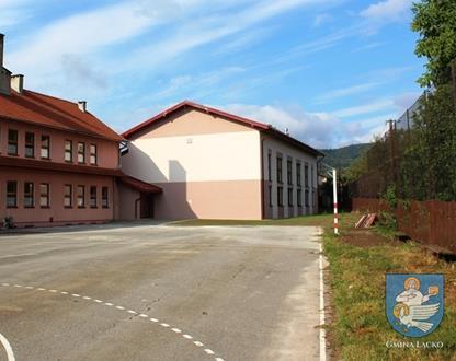 Przy Szkole Podstawowej w Zabrzeży powstała sala gimnastyczna Koszt realizacji