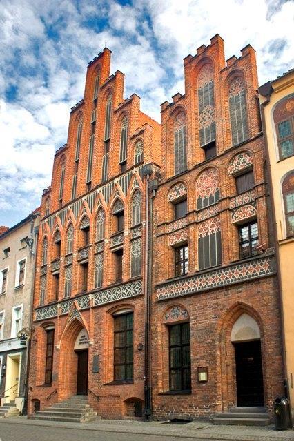 FOTON 123, Zima 2013 27 rodzinnym utrzymywał ścisłe kontakty. Kopernikowie mieli czworo dzieci: Barbarę, Katarzynę, Andrzeja i Mikołaja.