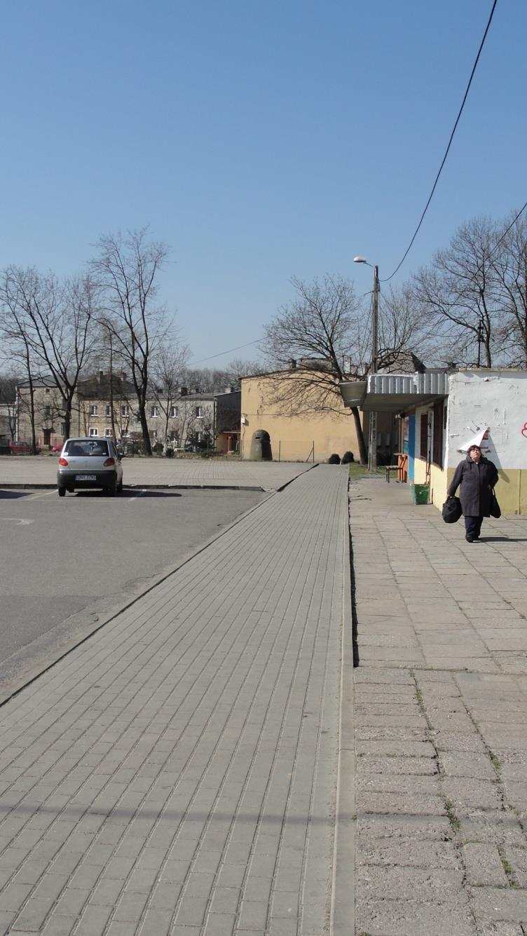 Rysunek 61 Stan chodników i nawierzchni wokół przystanka
