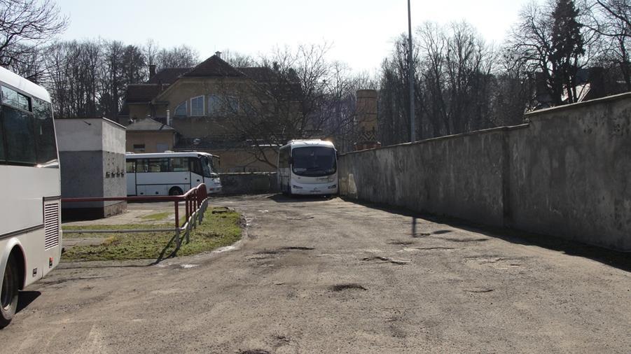 Rysunek 72 Miejsce postojowe dla autobusów w 
