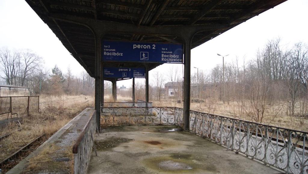 Rysunek 12 Widok nieczynnych peronów wraz z