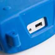 port monitoringu mocy (zwanym często portem testowym) wbudowanym w multipleksery i demultipleksery CWDM.