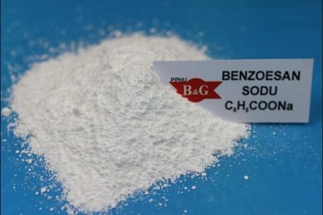 Rys. 5. Benzoesan sodu Glutaminian sodu Znany jako E621 lub MSG (z ang. monosodiumglutamate), jest solą sodową kwasu glutaminowego.