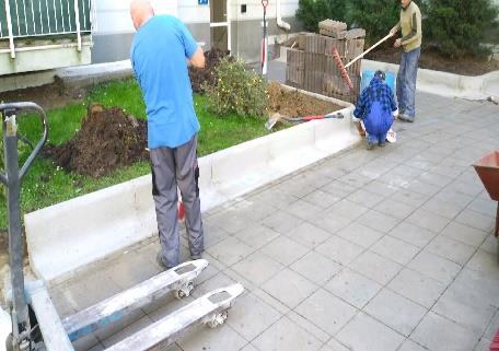 W dniu 10 października 2018 roku rozpoczęły się prace polegające na przywróceniu terenu patio, znajdującego się przy budynku usytuowanym przy ul.