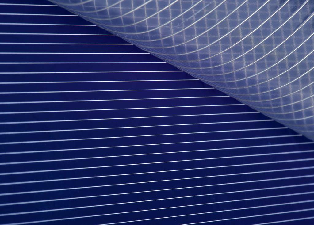 CO OZNACZA HJT? Technologia heterojunction ma zalety krystalicznych krzemowych ogniw o doskonałej charakterystyce absorpcji i pasywacji amorficznego krzemu.