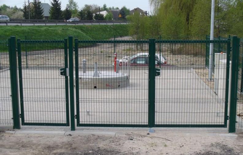 5. nawierzchnia boiska Proponuje się wykonanie trawników z siewu, mieszanka traw odpornych na intensywne użytkowanie.