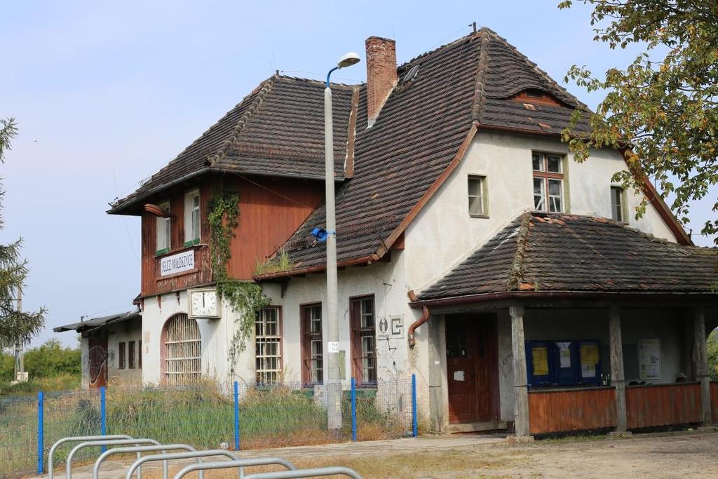 piękne natura: stawy, las, pola;