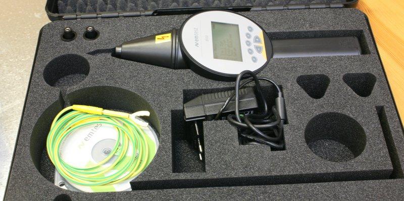 powietrze: 500V 16,500V ± 5%