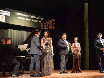 Publiczność powitał dyrektor artystyczny festiwalu Jacek Szymański, który wraz z artystami zabrał nas do magicznego świata opery i operetki.