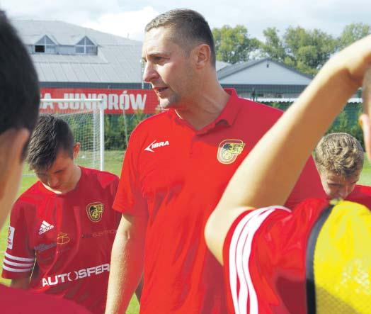 Obecnie okrętem flagowym klubu jest sekcja piętnastolatków, która występuje w Centralnej Lidze Juniorów U-15. biała podlaska Rozmawiamy z Miłoszem Storto, trenerem tego zespołu.
